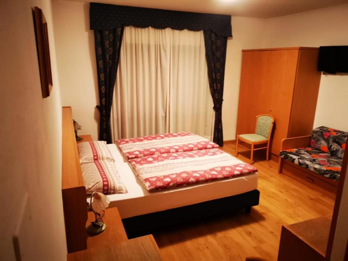 Hotel Rosalpina Рокка-П'єторе Екстер'єр фото