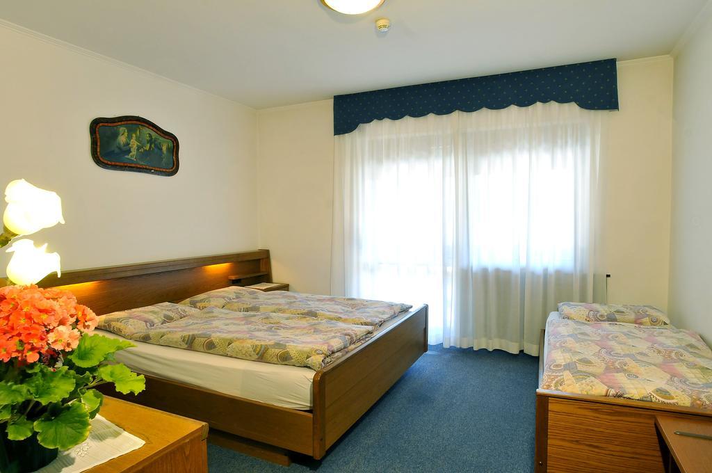 Hotel Rosalpina Рокка-П'єторе Екстер'єр фото