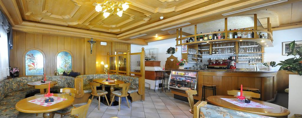 Hotel Rosalpina Рокка-П'єторе Екстер'єр фото