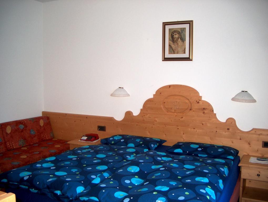 Hotel Rosalpina Рокка-П'єторе Номер фото